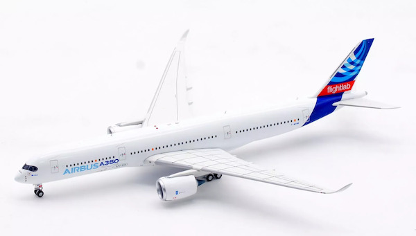 Airbus A350-941 Airbus Industrie F-WXWB detachable gear  AV4267