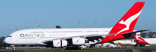 Airbus A380 Qantas VH-OQA detachable gear  AV4286