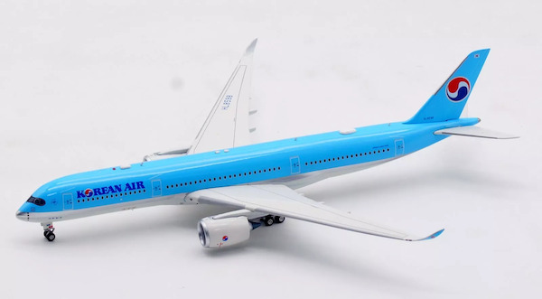 Airbus A350-941 Korean Air HL8598 detachable gear  AV4289
