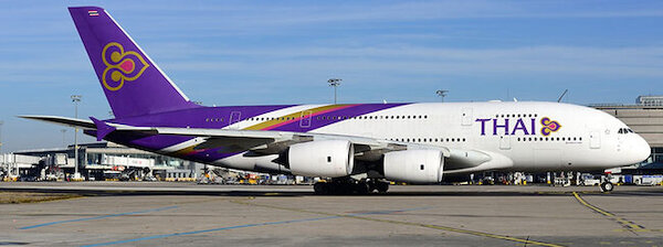 Airbus A380 Thai Airways HS-TUC detachable gear  AV4291