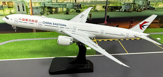 400Aviation 中国東方航空 777-300ER CIIElively 400Aviation 中国東方航空 777-300ER CIIElively - メルカリ