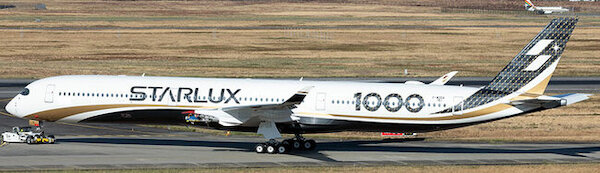 Airbus A350-1000 Starlux Airlines "Carbon Fiber" B-58551 detachable gear  AV4361