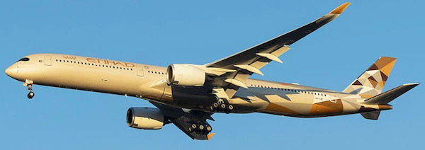 Airbus A350-1041 Etihad Airways A6-XWC detachable gear AV4363