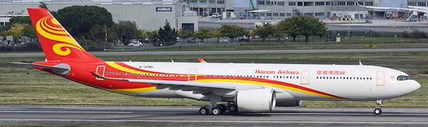 Airbus A330-941 Hainan Airlines B-32MU detachable gear  AV4408