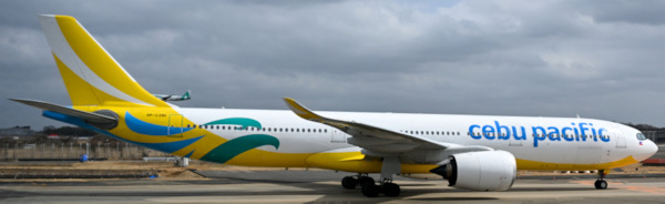Airbus A330-941 Cebu Pacific RP-C3911 detachable gear AV4417