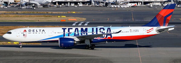 Airbus A330-941 Delta Air Lines "Team USA" N411DX detachable gear  WB4039