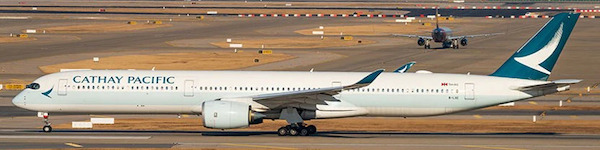 Airbus A350-1041 Cathay Pacific B-LXE detachable gear WB4058
