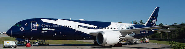 Boeing 787-9 Dreamliner Lufthansa 100TH D-ABPU detachable gear  WB4063