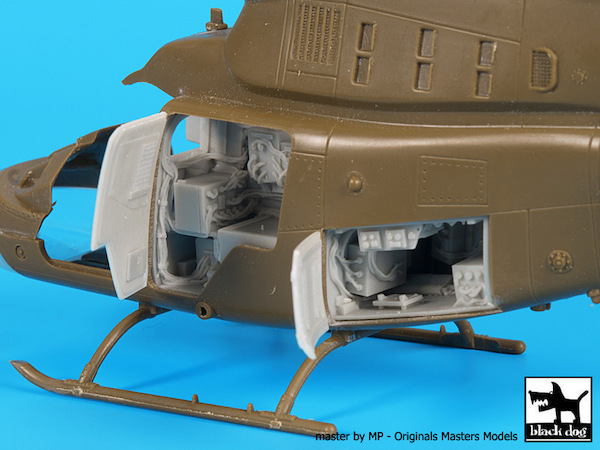 Bell OH58D Kiowa electronics (ITALERI)  A48034