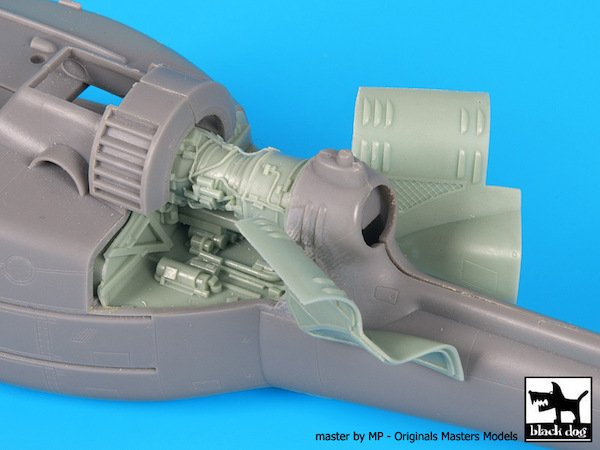 Bell UH1C Huey engine (Hobby Boss)  A48062