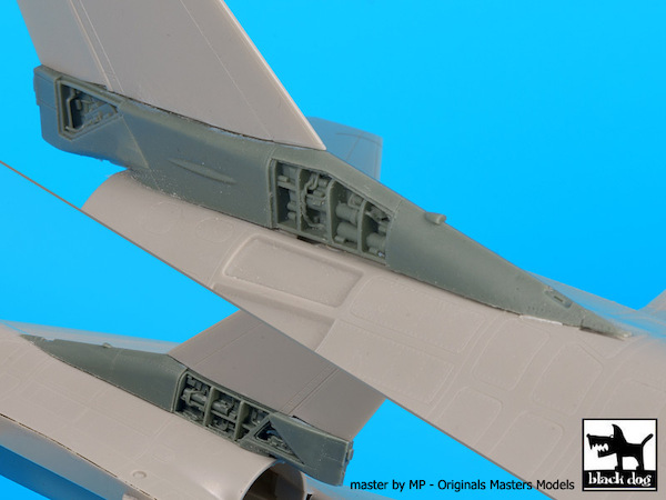 F16C Fighting Falcon Tail electronics (Tamiya) A48079