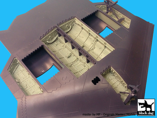 B2 Spirit  bomb bays  + wheel bays (Modelcollect)  A72021