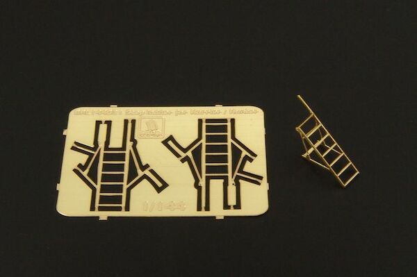 Step ladders for Hunter and Harrier BRL144031