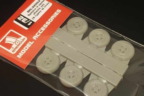 Spitfire 4 spoke wheel set with 3 types of tires brl32053