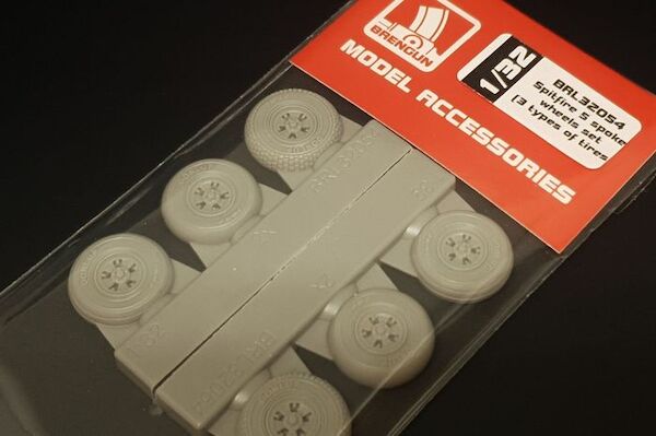 Spitfire 5 spoke wheel set with 3 types of tires brl32054