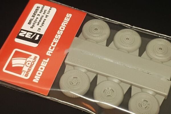 Spitfire 3 spoke wheel set with 3 types of tires brl32055