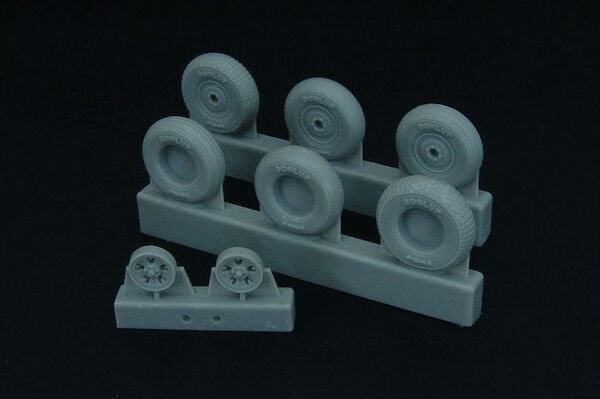 Spitfire 5 spoked wheels (3 types of tyres) BRL48098
