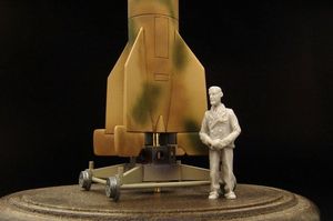 Werner von Braun figure  BRL72076