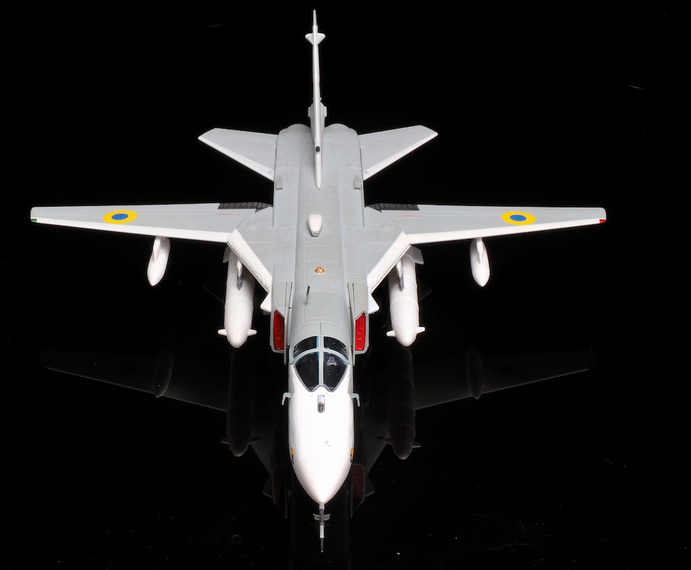 Calibre Wings CA722410 Sukhoi SU-24MR Ukrainian Air Force 35 Yell
