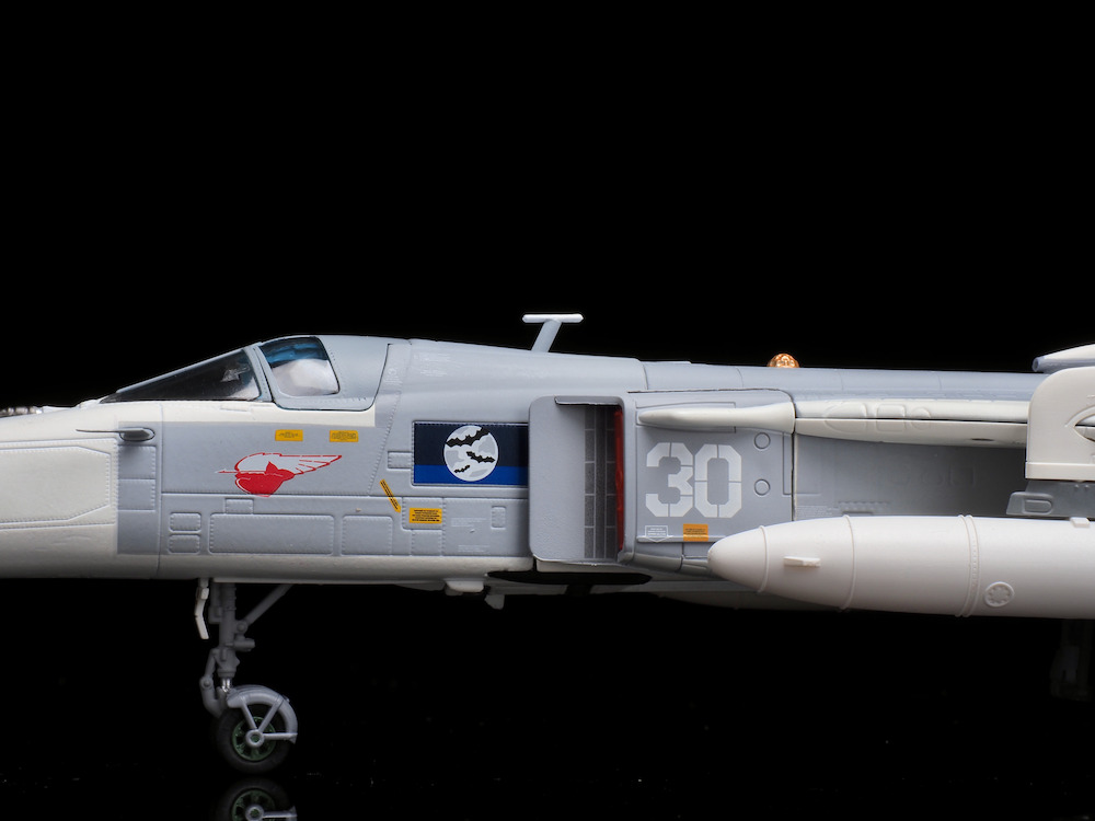 Calibre Wings CA722411 Sukhoi SU-24MR Russian Navy 30 White