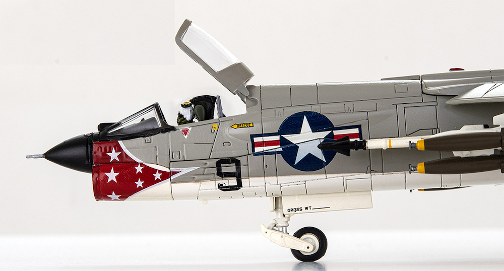 Century Wings CW001645 F8E Crusader USN VMF(AW)-235 Death Angels