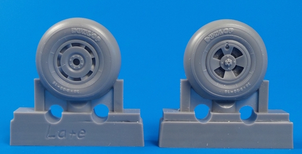 Tempest Mk. II/V/VI- Main wheels late type  CMK-Q32242