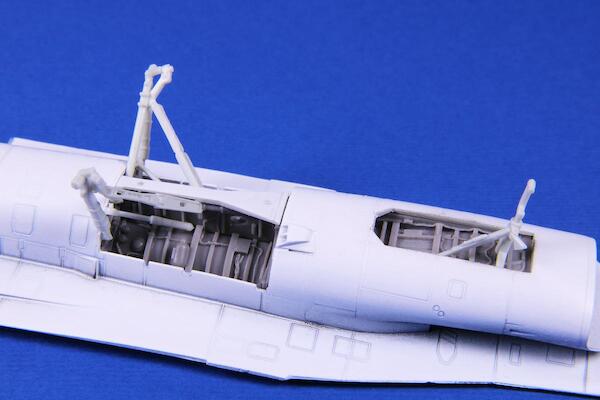 F-16MLU Wheel bay (Revell)  CMKA7471