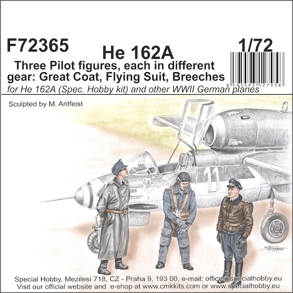 Heinkel He162A 3 Fighter Pilot figures each in different gear: Great Coat, Flying Suit and Breeches F72365