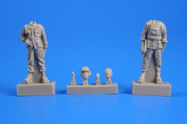 US Army AH1 Pilot and Gunner in Vietnam (2 Figures) F48280