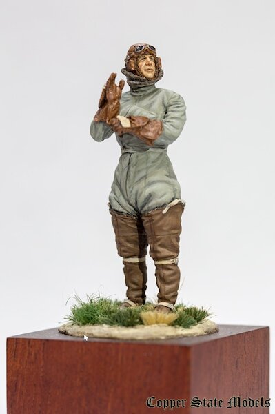 RFC WW1 Pilot F32-002