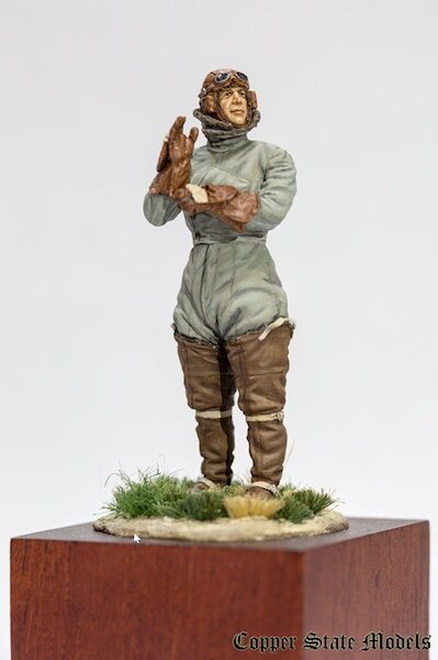 RFC WW1 Pilot  F32-002