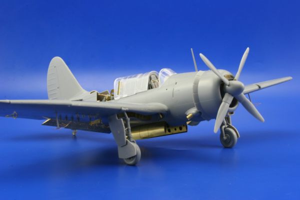 Detailset SB2C Helldiver Exterior (Revell/Monogram, Accurate Miniatures)  E48-518