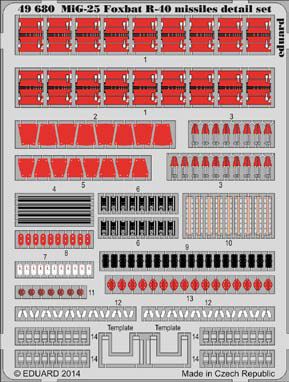 Detailset Mikoyan MiG25 Foxbat R40 missile detail set (Kitty Hawk) E49-680