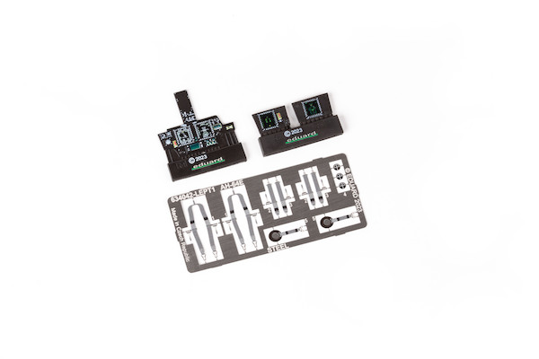 AH-64E Löök Instrument Panel and seatbelts (Takom kit) E634042
