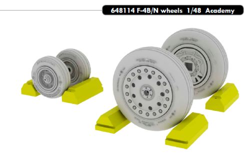 F4B/N Phantom wheels and wheelchocks (Academy)  E648114