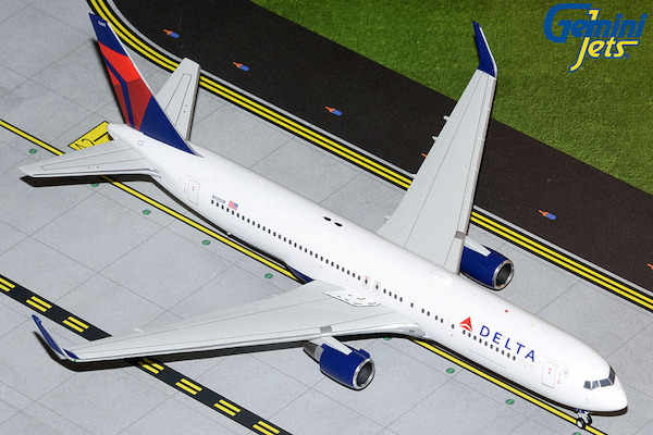 Boeing 767-300ERF Delta Air Lines N1201P G2DAL1117