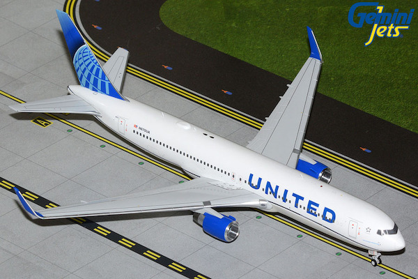 Boeing 767-300ER United Airlines N670UA G2UAL1257