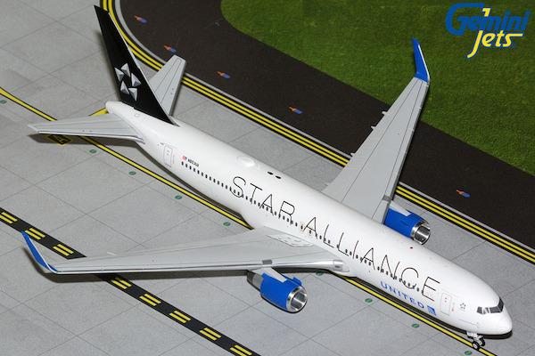 Boeing 767-300ER United Airlines "Star Alliance" N653UA  G2UAL1379