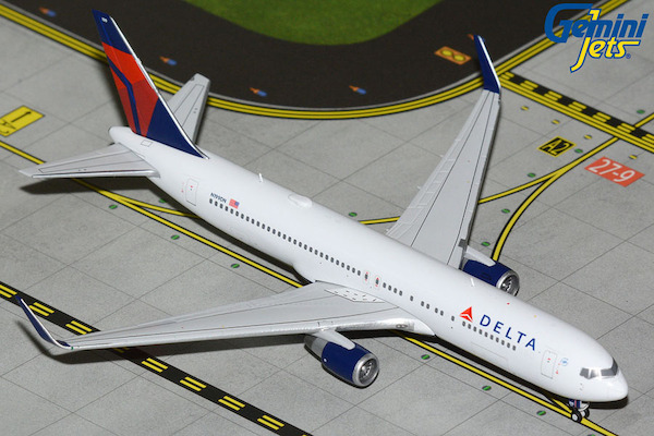 Boeing 767-300ER Delta Air Lines N199DN  GJDAL2363