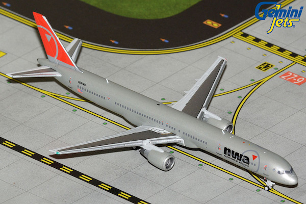 Boeing 757-300 Northwest Airlines N587NW  GJNWA2366