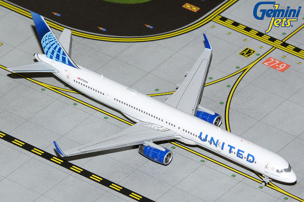 Boeing 757-300 United GJUAL2092
