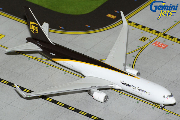 Boeing 767-300ERF UPS N323UP GJUPS2243