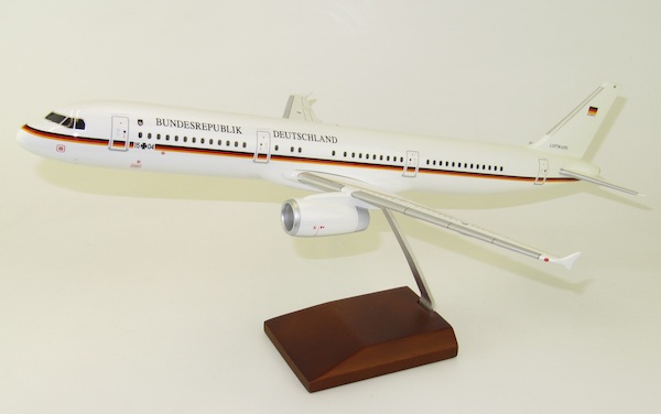 Airbus A321 Luftwaffe Flugbereitschaft BMVg 15+04 490030