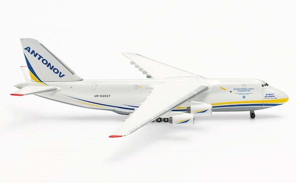 Antonov An124 Antonov Airlines "Be brave like Kharkiv" UR-82027 526777-003
