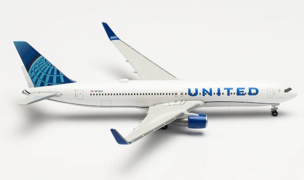 Boeing 767-300 United Airlines N676UA  536127