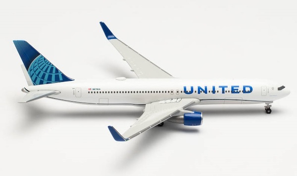 Boeing 767-300 United Airlines N676UA 536127