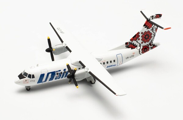 ATR42-300 UTair Ukraine UR-UTD 572651