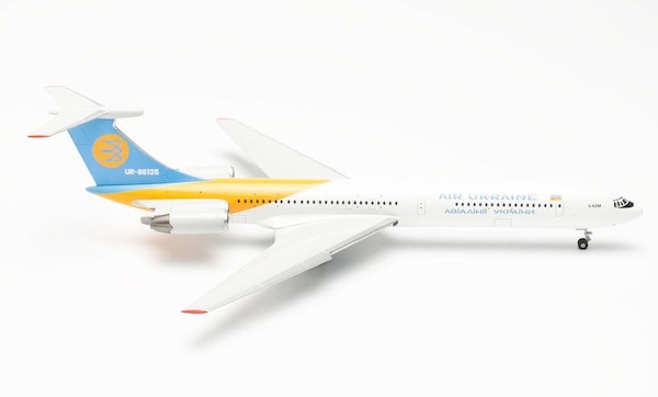 Ilyushin IL62M Air Ukraine UR-86135 572699