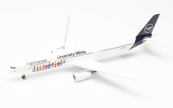Airbus A330-300 Lufthansa Fanhansa - Diversity Wins D-AIKQ 572774