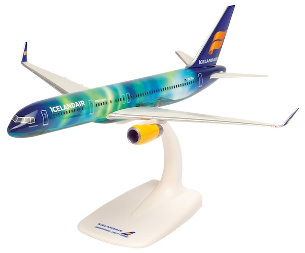 Boeing 757-200 Icelandair "Hekla Aurora" TF-FIU 610735-001